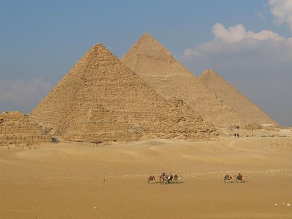 Pyramides