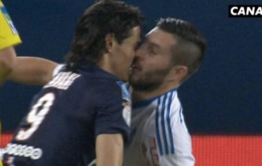 Gignac embrasse Cavani